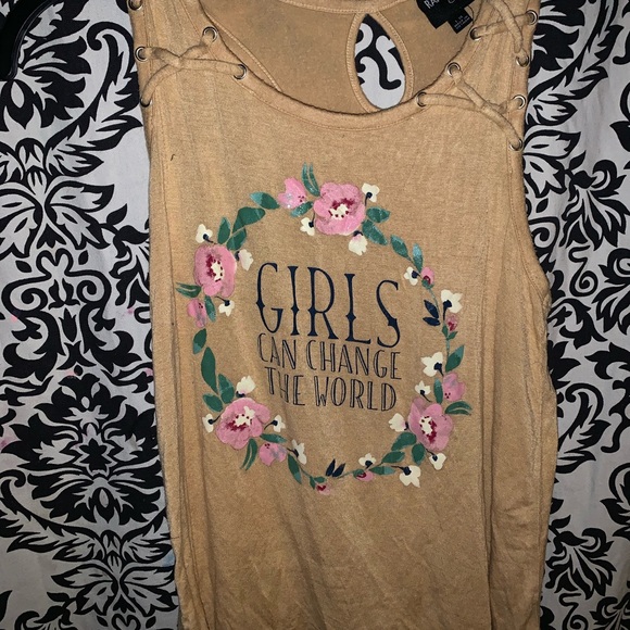 Girls shirts bundle!(5) - Picture 3 of 5